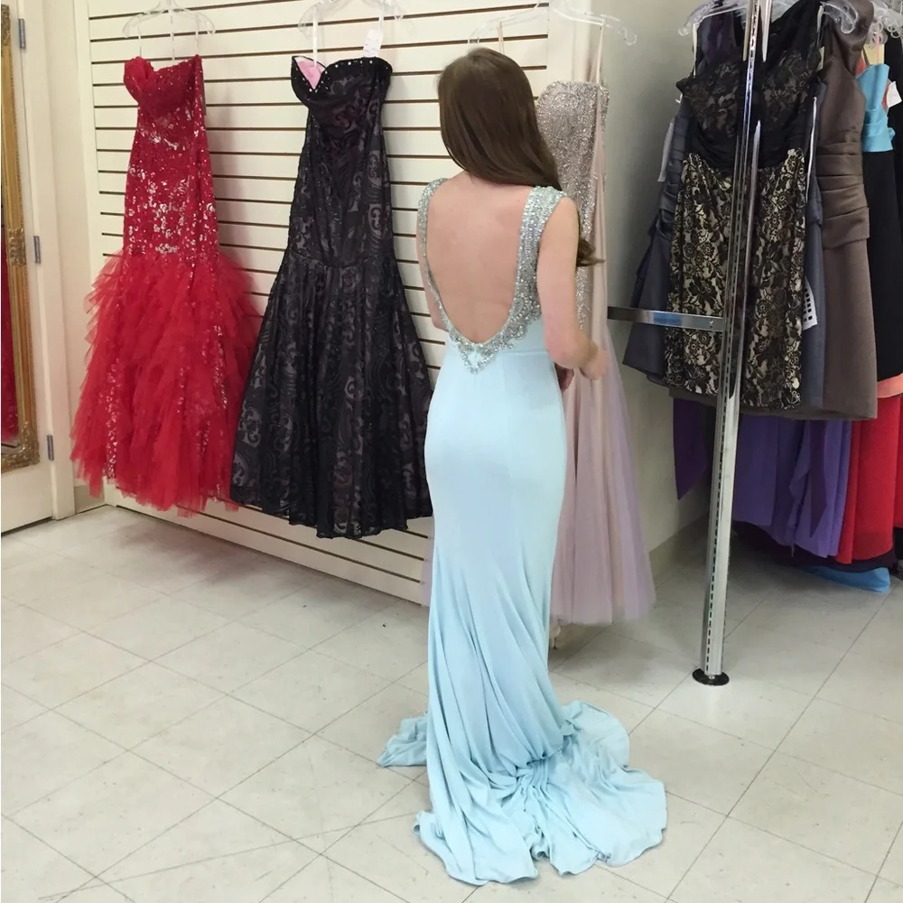 Grad / Formal Dress - Picture 2 of 10